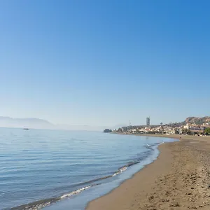 https://coqueto-estudio-con-piscina-en-la-costa.1costadelsol.com